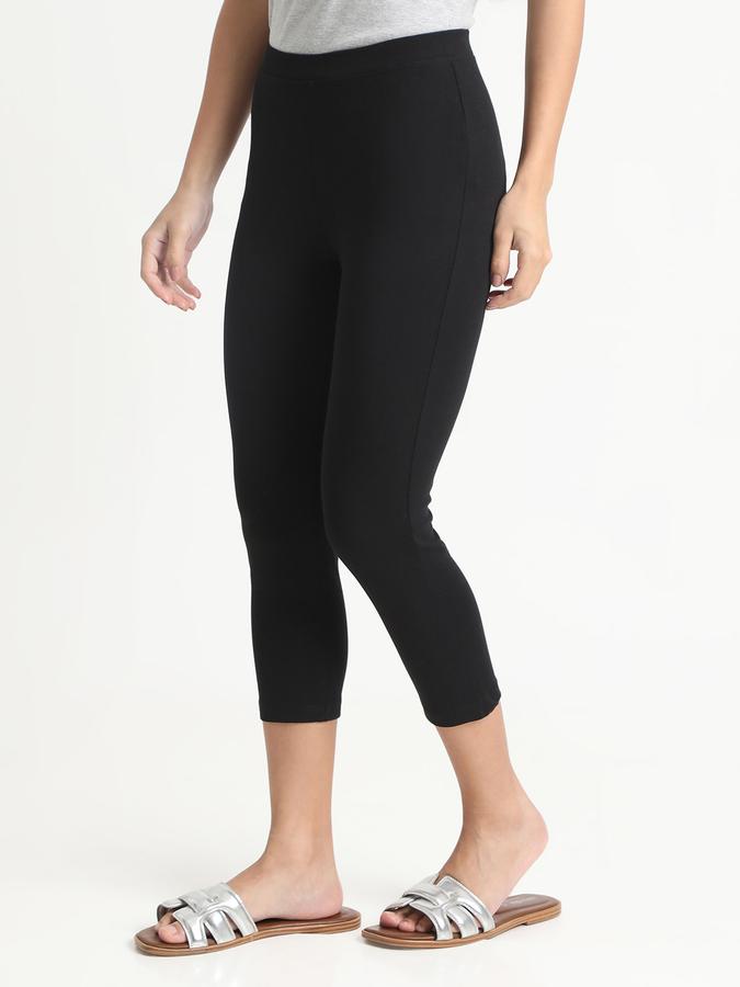 R&B Women Black Solid Capri Leggings
