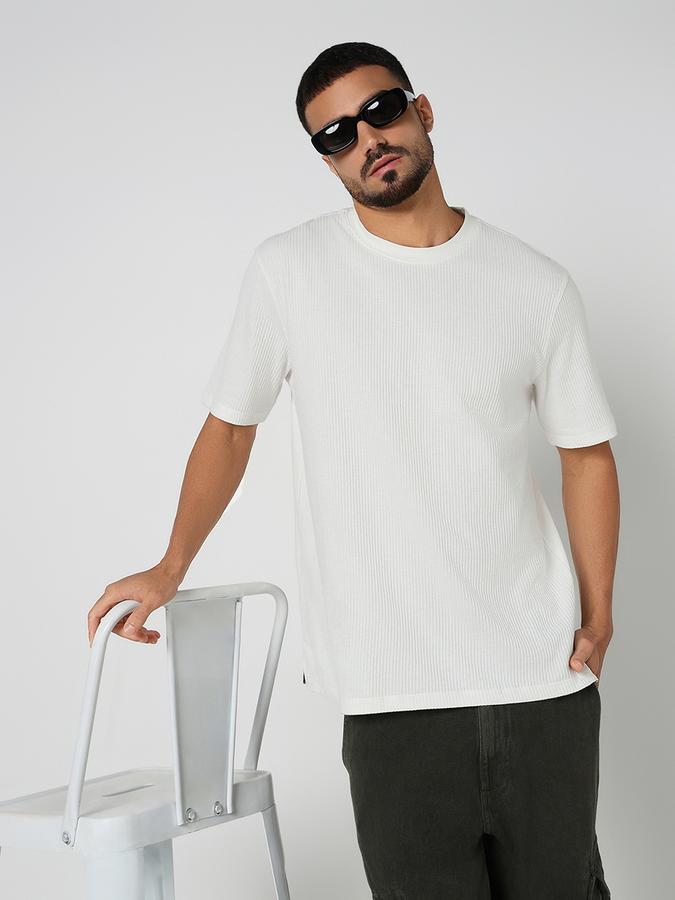 Solid Men Round Neck T-Shirt image number 0