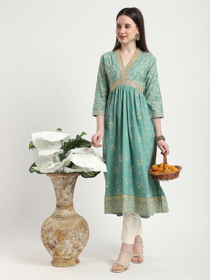Women Polyester Regular Fit V Neck Embroidered Kurta