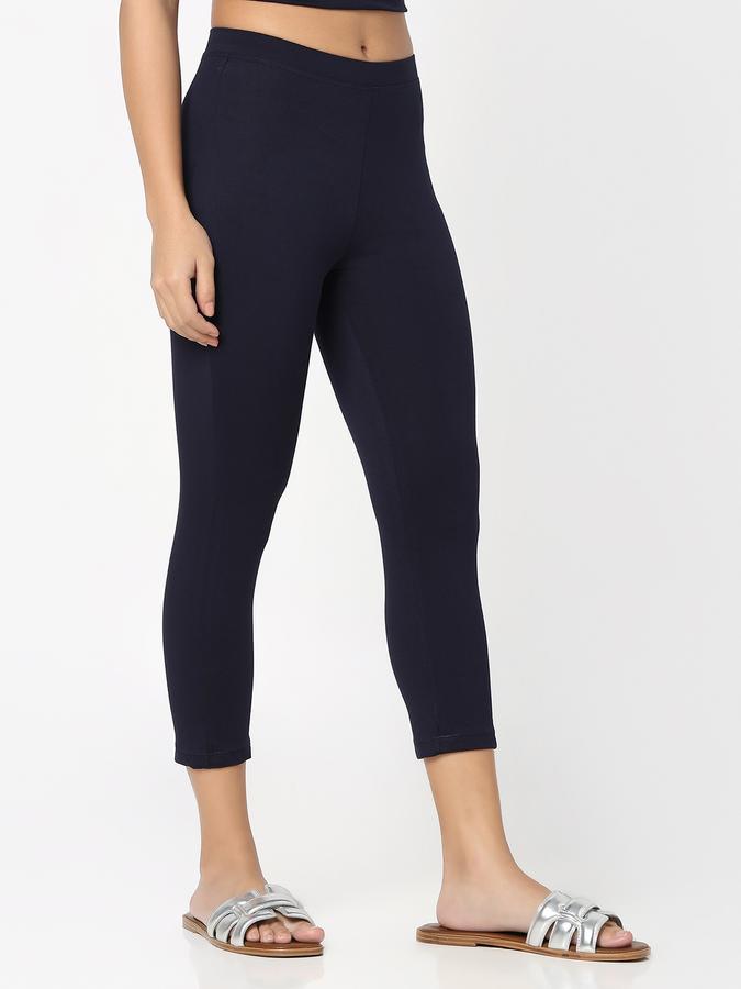 R&B Women Navy Solid Capri Leggings