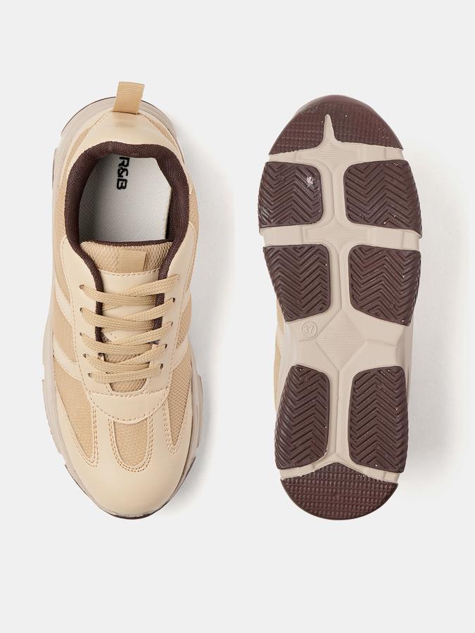 Footwear Solid image number 3