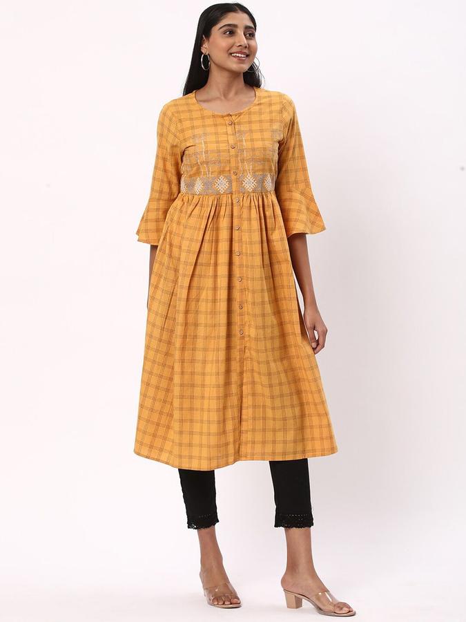 Women Cotton Regular Fit Round Neck Embroidered Kurta