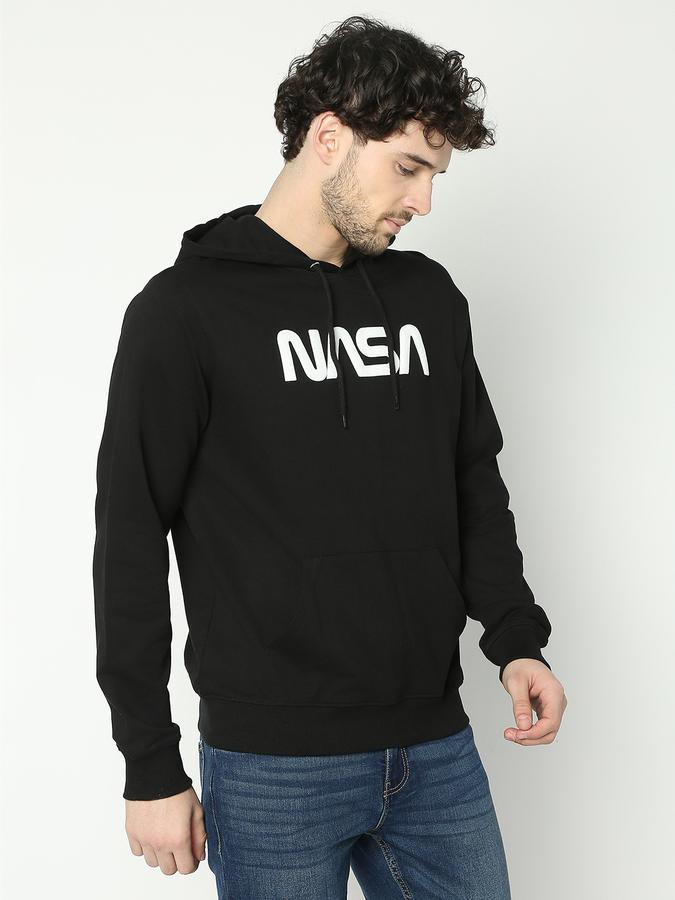Men Regular Fit Crew-Neck Sweatshirt image number 2