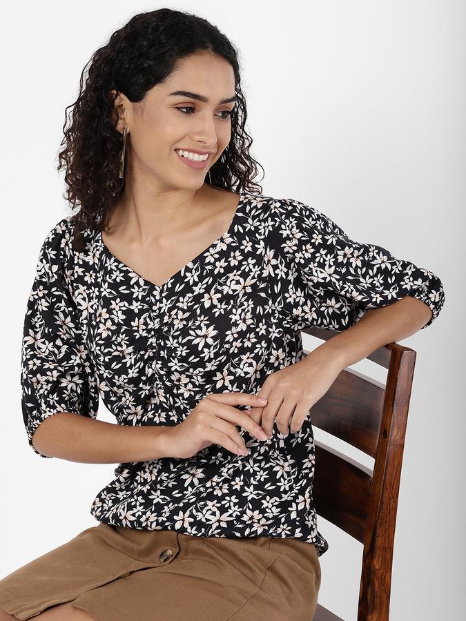 R&B Women's Sweetheart Neck Top