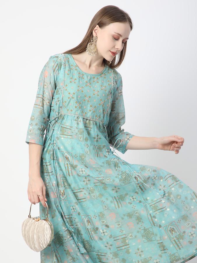 Women Viscose Regular Fit Round Neck Embroidered Kurta