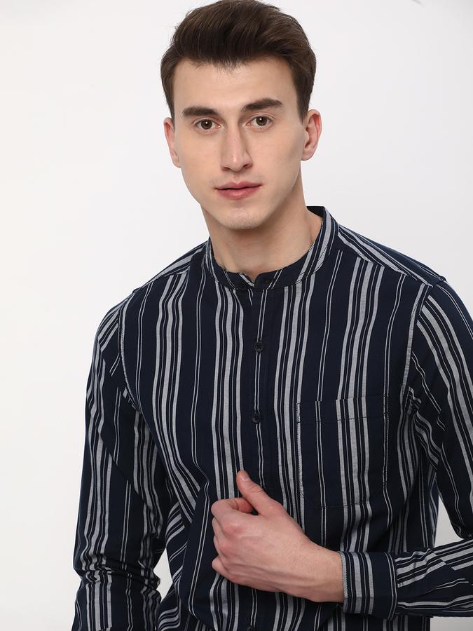 Men Striped Regular Fit Shirt with Patch Pocket image number 0