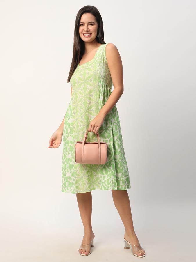 Women Rayon Regular Fit Square Neck Printed Kurta