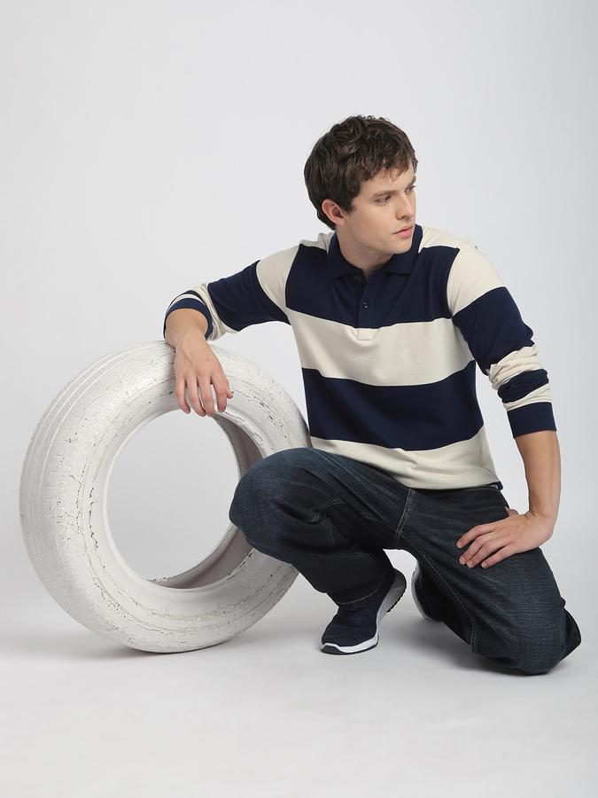 Colorblock Men Polo Neck T-Shirt image number 1