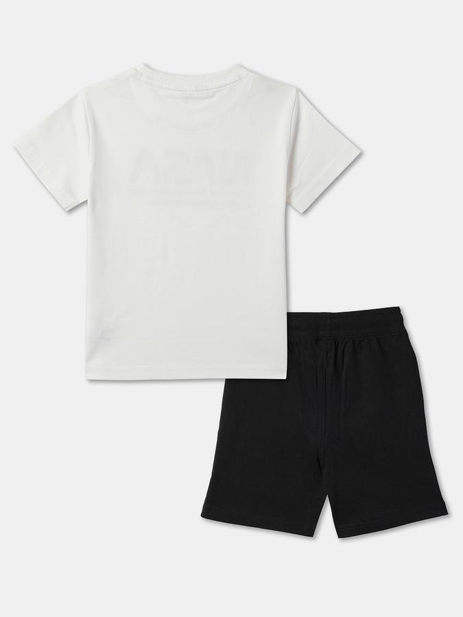 Boys Typographic Print T-Shirt with Shorts image number 1