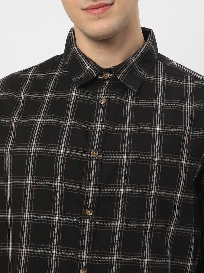 Men Checked Regular Fit Shirt image number 3