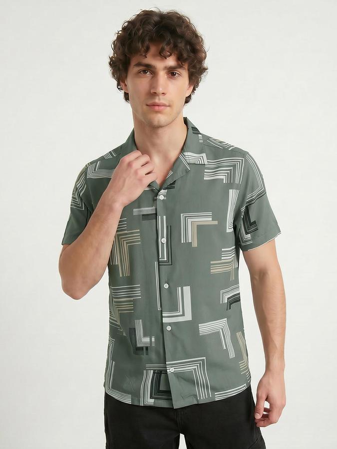 R&B Men Green Geometric Print Resort Collar Short Sleeves Regular Fit Shirt