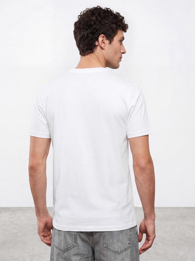 R&B Men's White Short Sleeves Round Neck Graphic Print T-Shirt