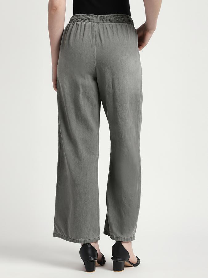 Women Cotton Relaxed Fit Mid Rise Elasticated Waist Jeans