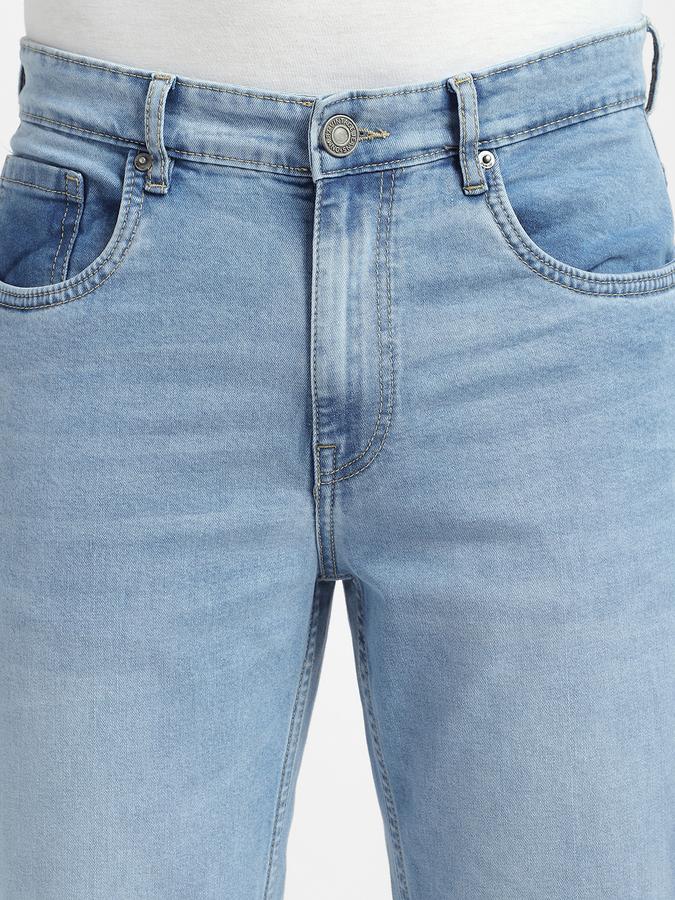 Men Denim Straight Fit Mid Rise Clean Look Jeans