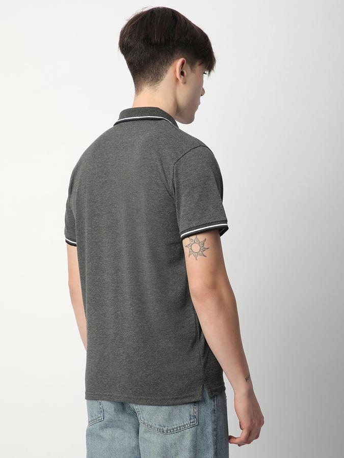 Solid Men Peter Pan Collar T-Shirt image number 2