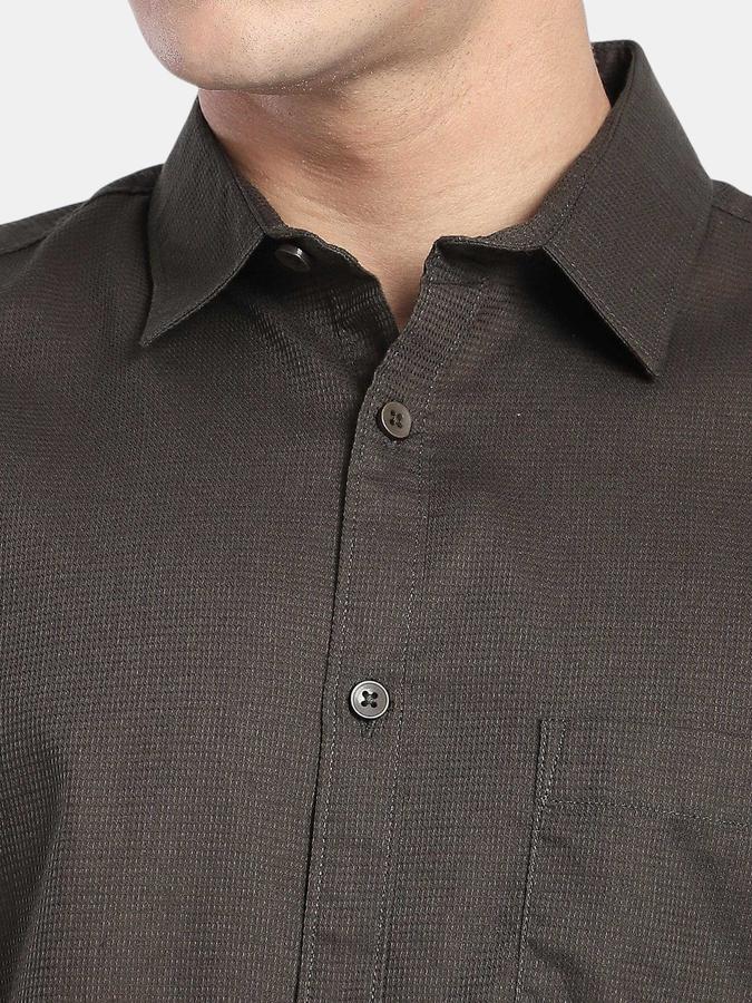 R&B  Olive Solid Men Short Sleeves Regular Fit Shirts