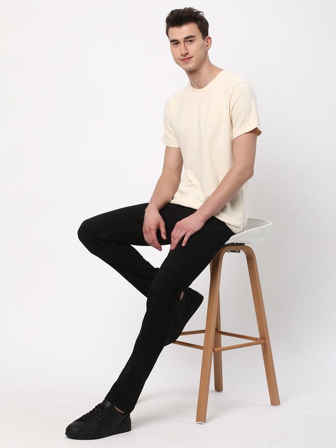 Men Regular Fit Round-Neck T-Shirt image number 1