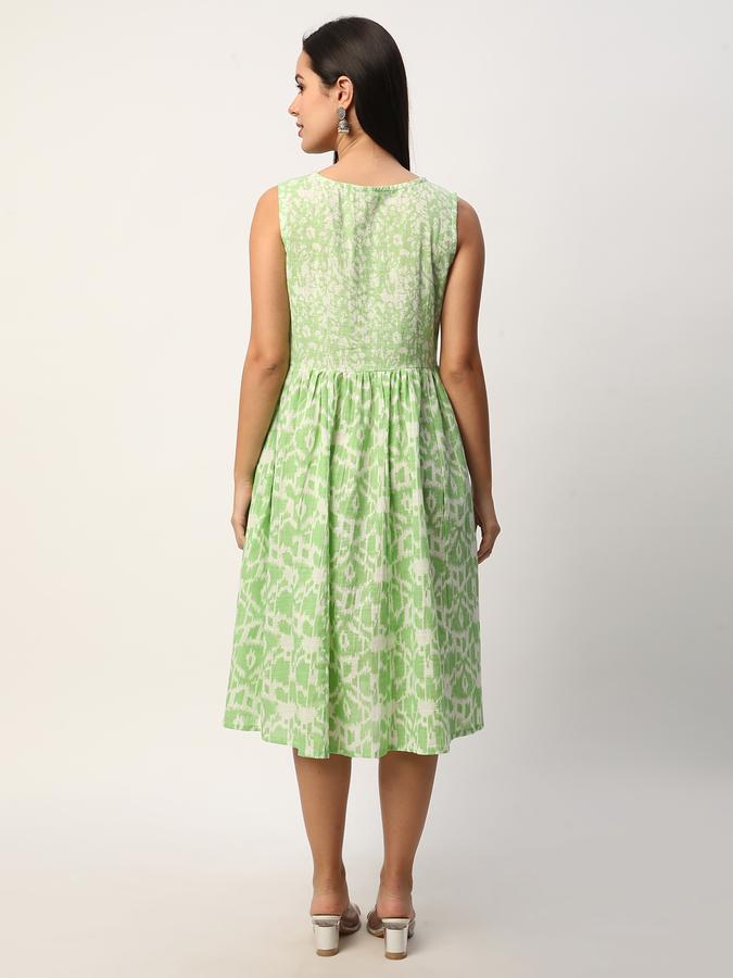 Women Rayon Regular Fit Square Neck Printed Kurta