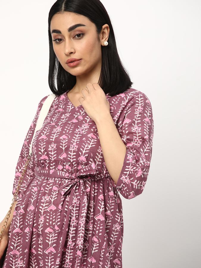 R&B Women Red Kurtas image number 0