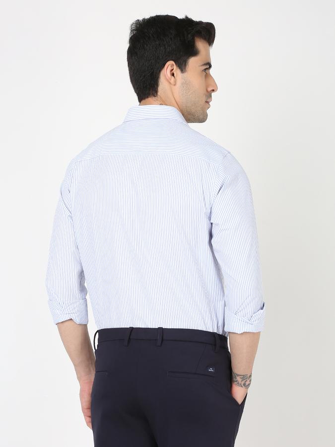 Men Pin Striped Slim Fit Shirt image number 3