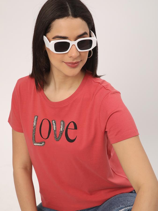 Women Typographic Print Regular Fit Round-Neck T-Shirt image number 0