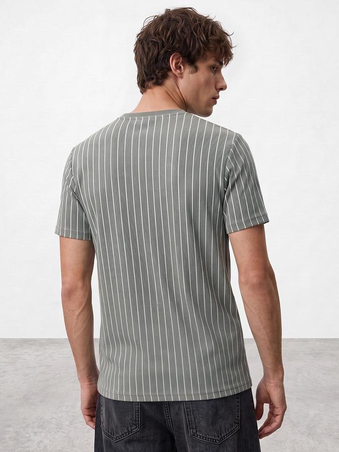R&B Men Green Striped Short Sleeves Round Neck T-Shirt