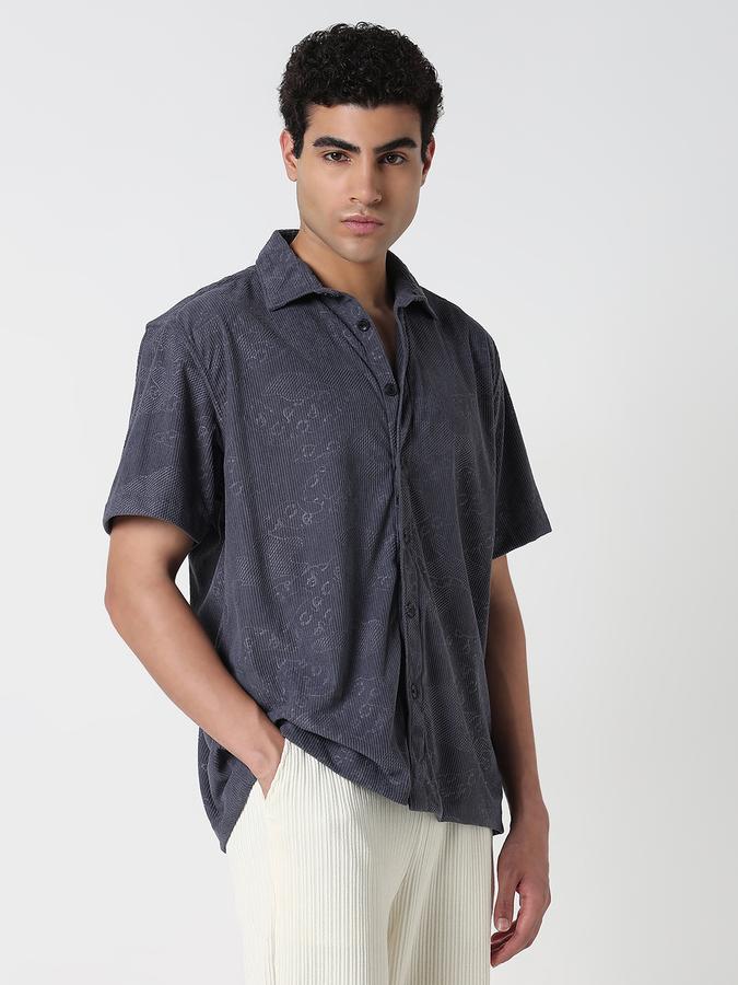 Men Solid Casual Shirt image number 3