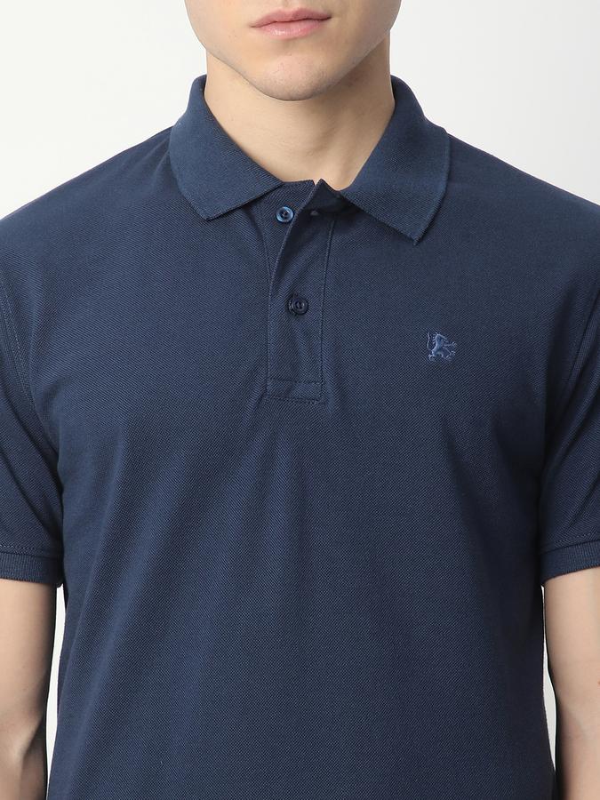 Solid Men Peter Pan Collar T-Shirt image number 3