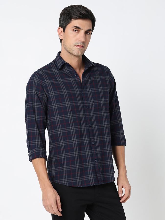 Men Checkered Casual Shirt image number 3