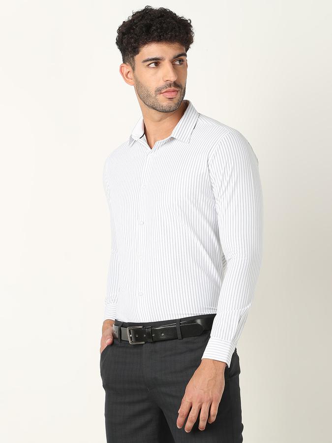 Men Slim Fit Shirt with Spread Collar image number 1