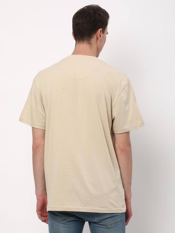 Men Regular Fit Round-Neck T-Shirt image number 2