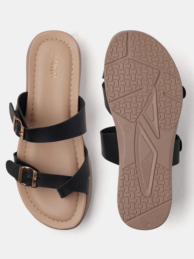 Women Solid Flat Sandals image number 3