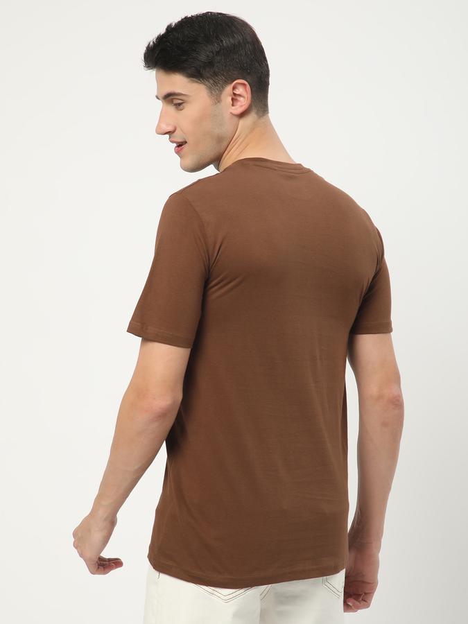 Men Typographic Print Regular Fit T-Shirt image number 2
