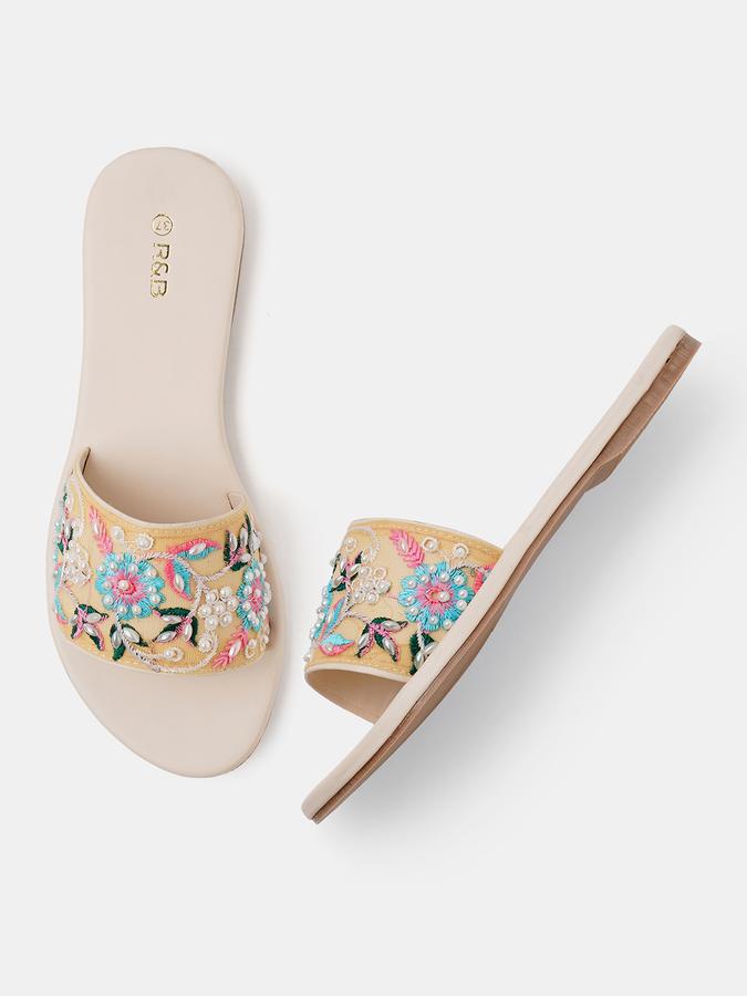 Women Embellished Slip-On Sandals image number 0