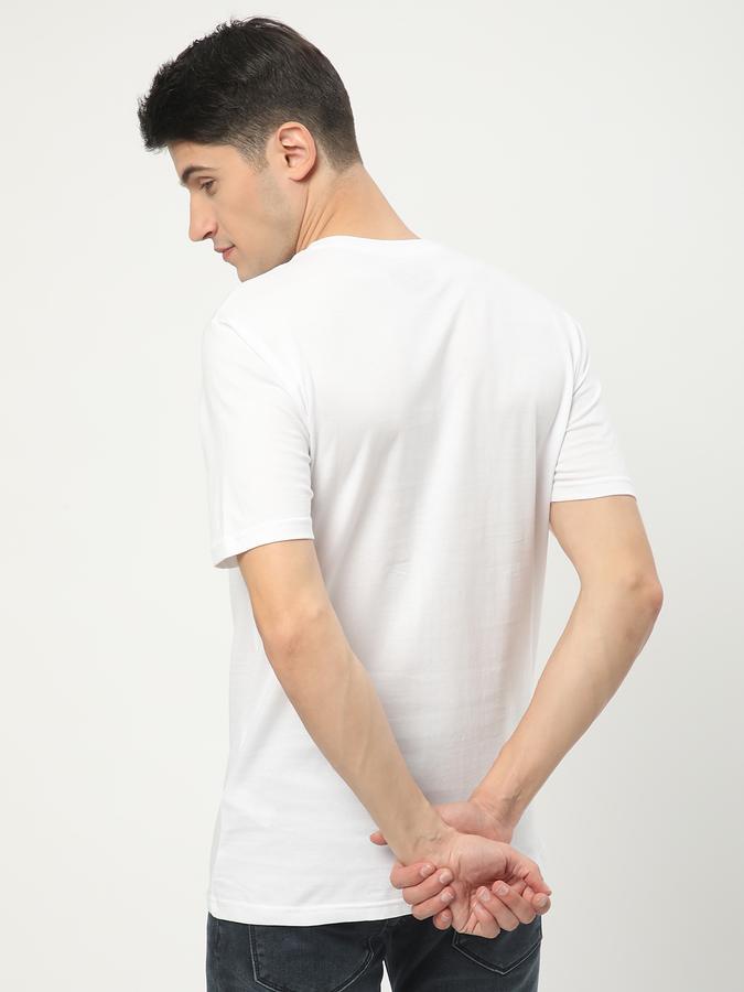 Men Typographic Print Regular Fit Crew-Neck T-Shirt image number 2