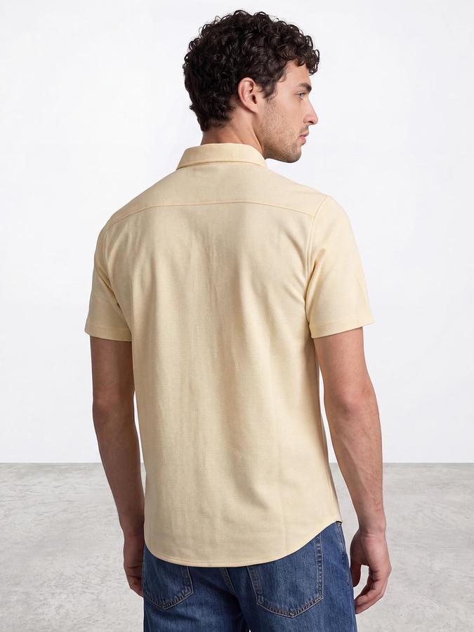 R&B Men Light Yellow Solid Spread Collar Short Sleeves Shirt
