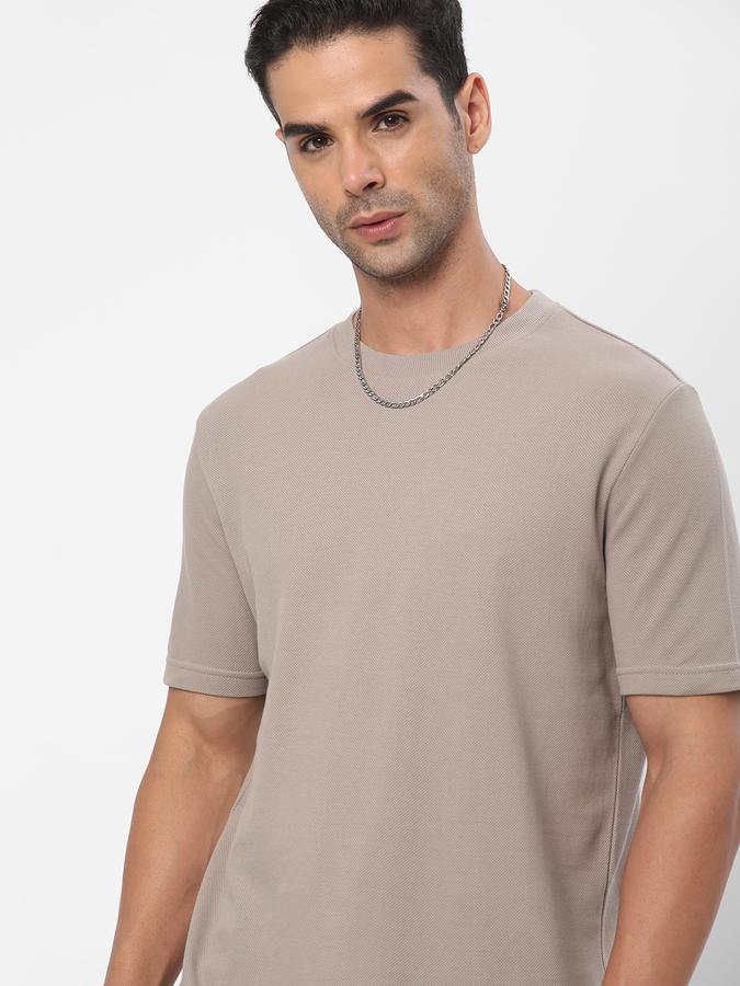 Men Regular Fit Crew-Neck T-Shirt image number 0
