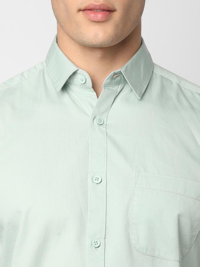 Men Solid Casual Shirt image number 3