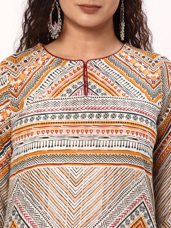 Women Aztec Print No Darts Straight Kurta image number 3