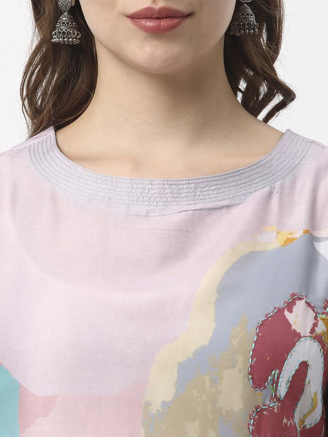Women Rayon Regular Fit Round Neck Printed Kurta