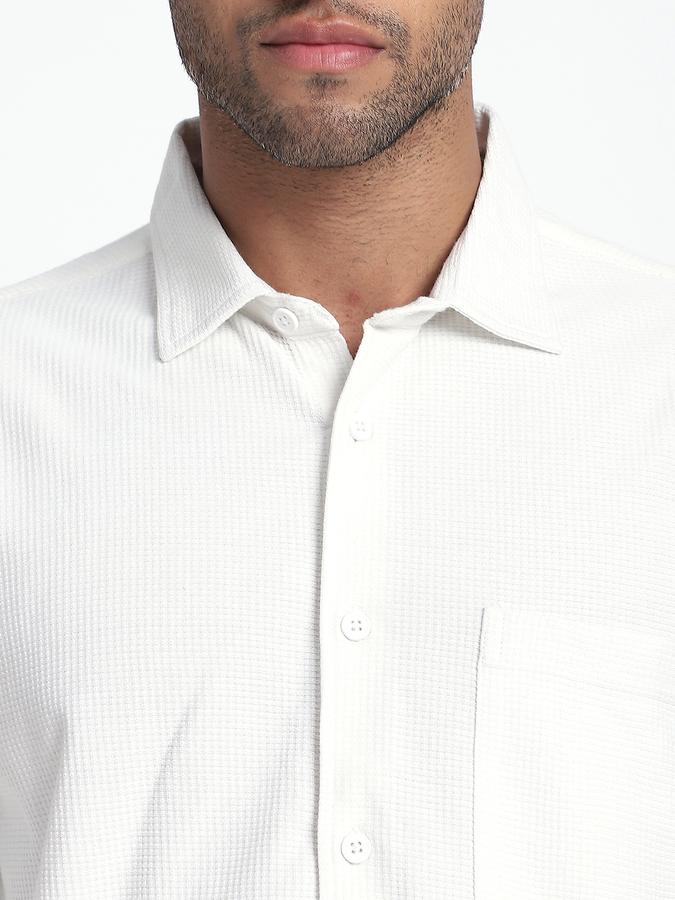 Men Cotton Relaxed Fit Point Collar Solid Shirt