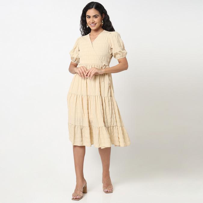 Textured Tiered Dress with V-Neck and Puff Sleeves