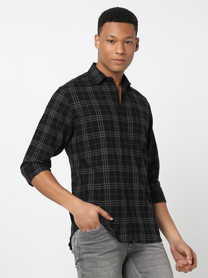 Men Cotton Regular Fit Point Collar Checked Shirt