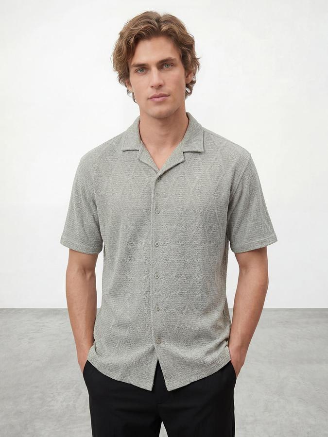 R&B Men Green Textured Resort Collar Short Sleeves Regular Fit Shirt