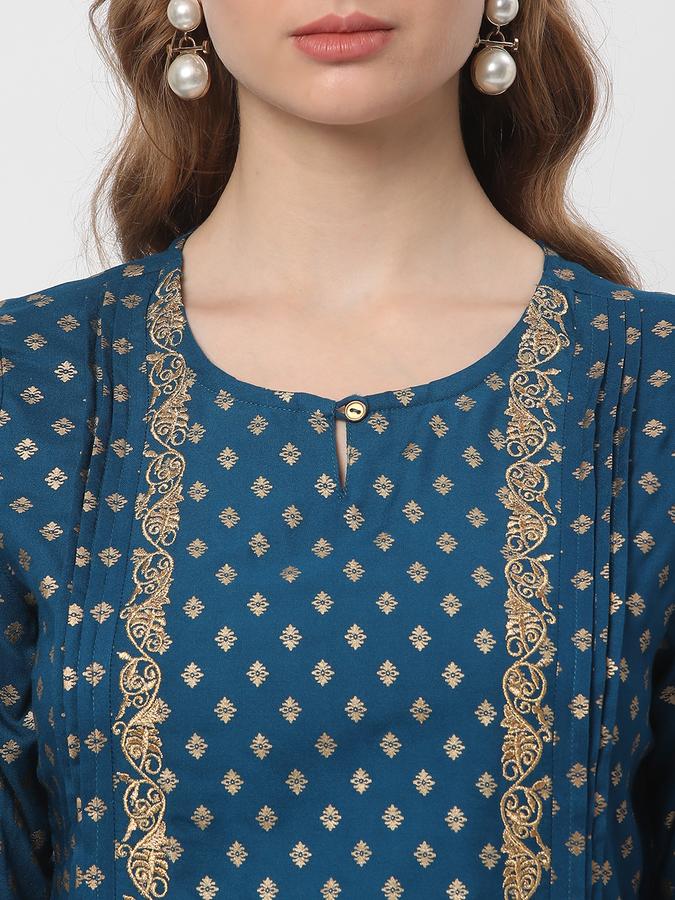 Women Embroidered Straight Kurta image number 3