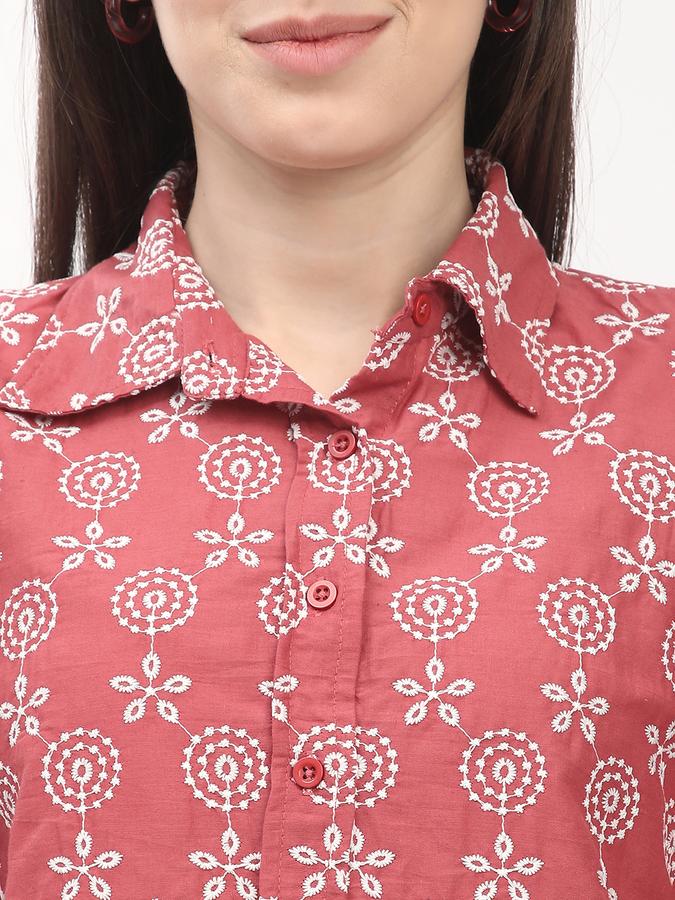 Women's mauve schiffli shirt with gathered sleeves and scalloped hem image number 3