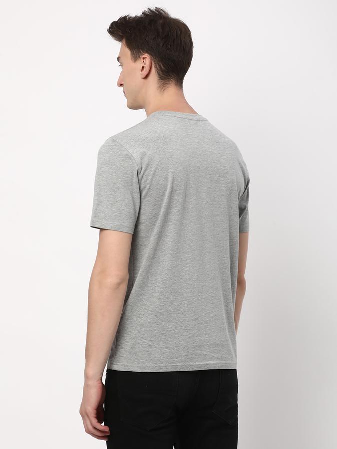 Men Regular Fit Round-Neck T-Shirt image number 2