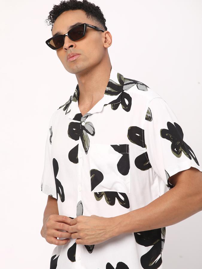 Men Floral Print Regular Fit Shirt data-index=