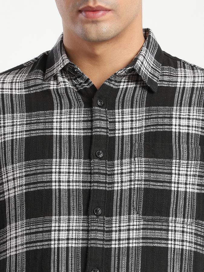 Men Cotton Regular Fit Point Collar Checked Shirt
