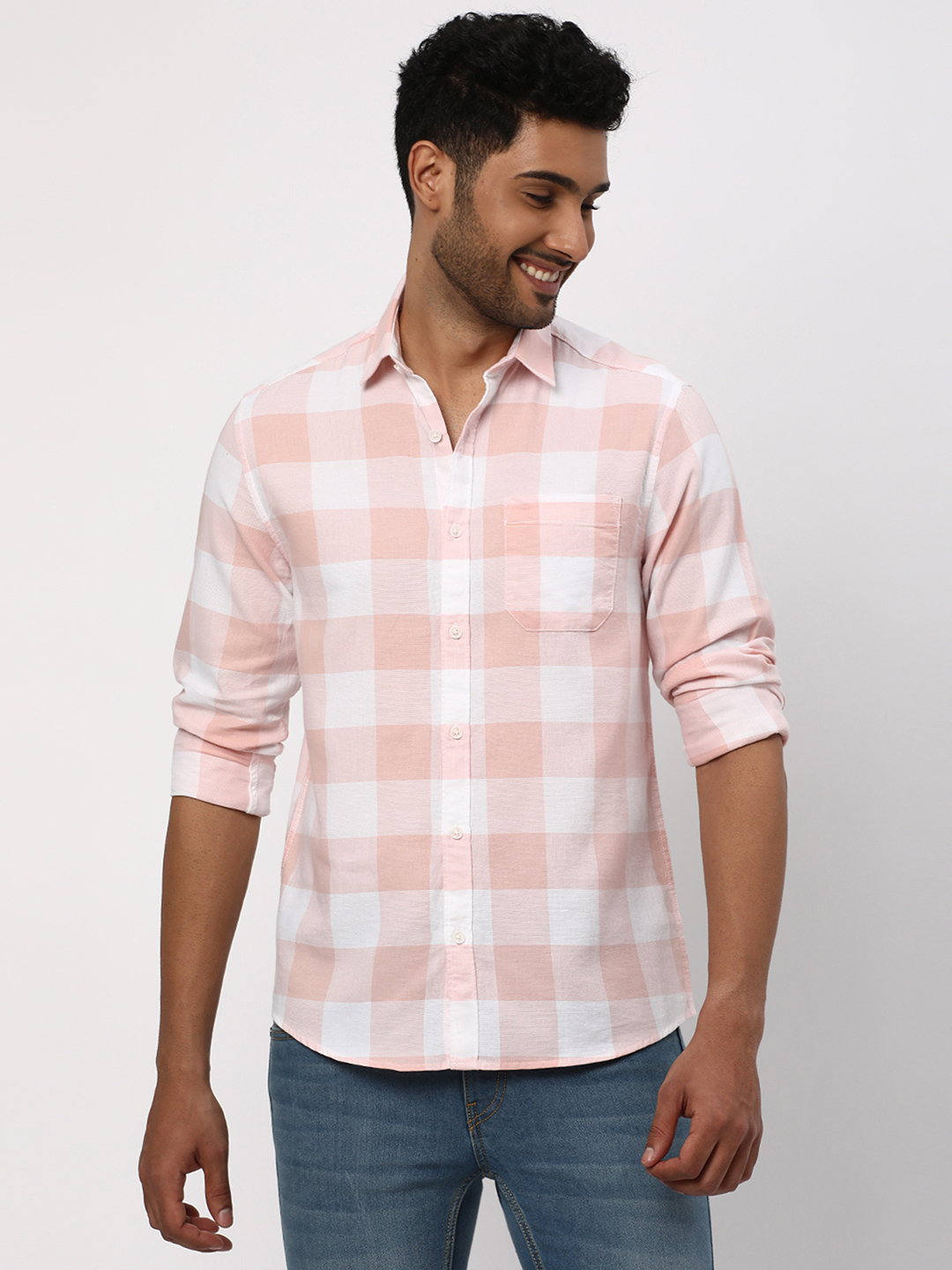 Men Checked Regular Fit Shirt with Patch Pocket image number 4